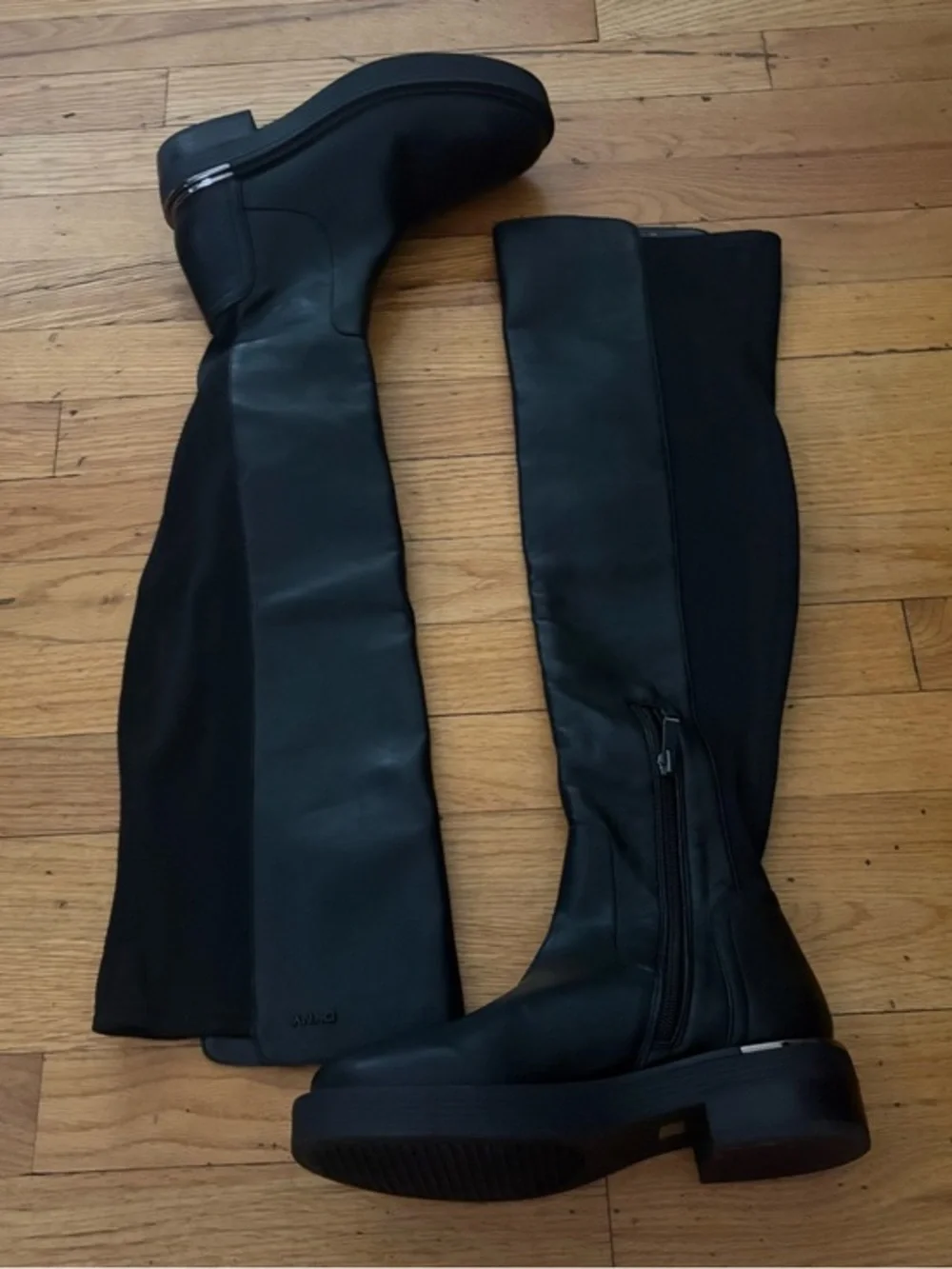 DKNY Knee High Boots Black Stretch Back Zip Low Heel Size 6